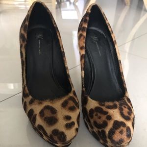 Cheetah heels in amazing condition!